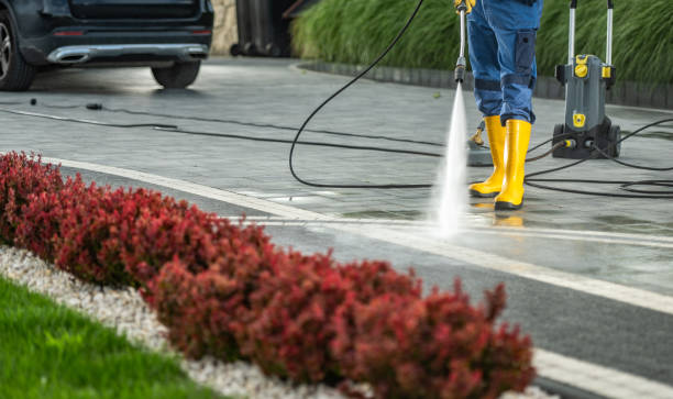 Best Deck Cleaning Services  in Milton, WA